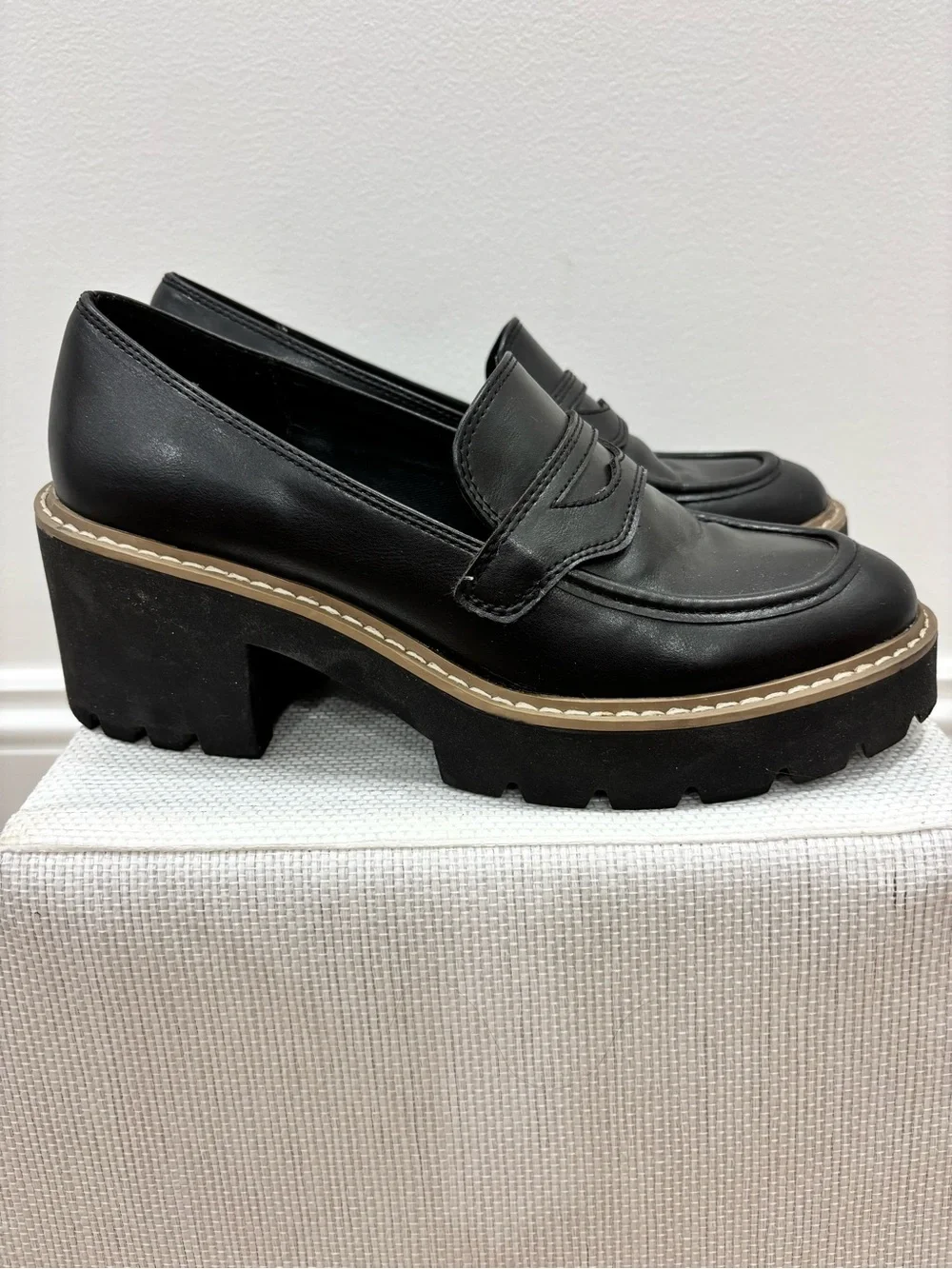 DV by Dolce Vita Tammy Black Chunky Lug Sole Penny Loafers Platform 7.5
